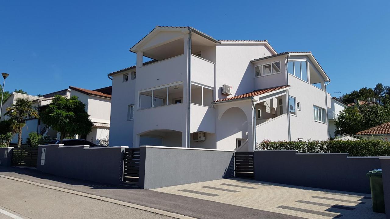 Apartmani Melanie Poreč Exteriör bild