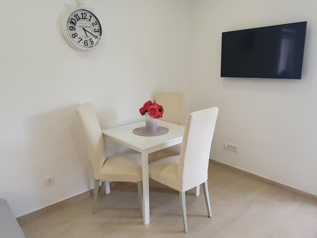 Apartmani Melanie Poreč Exteriör bild