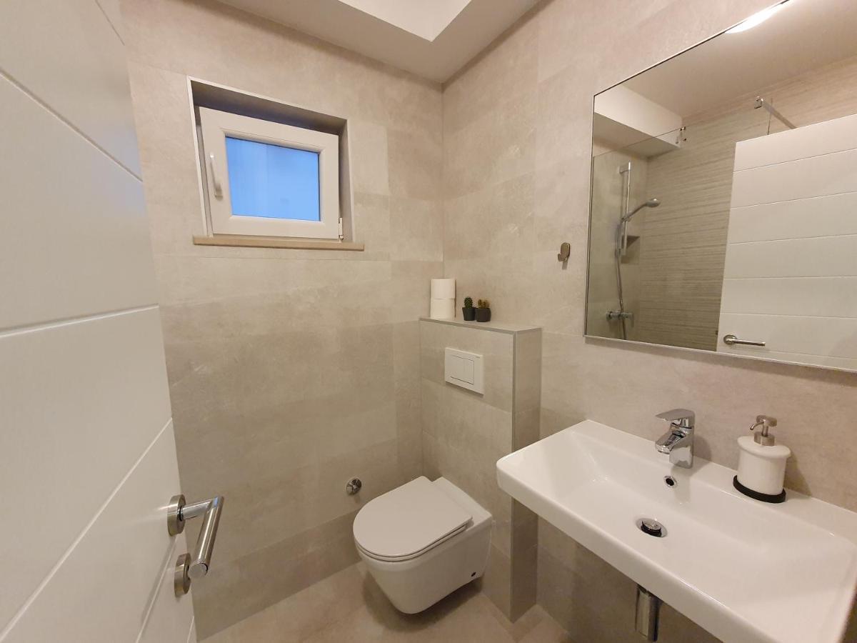 Apartmani Melanie Poreč Exteriör bild