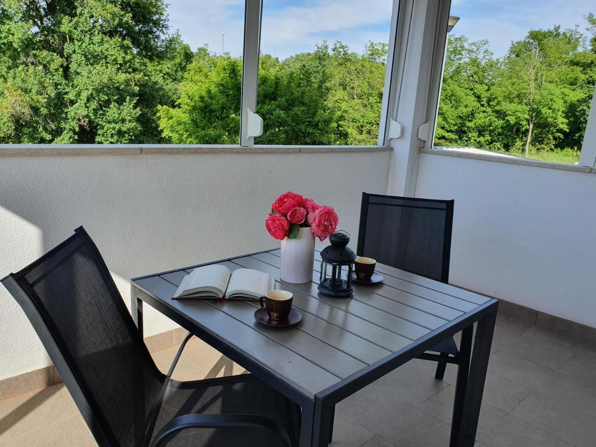 Apartmani Melanie Poreč Exteriör bild