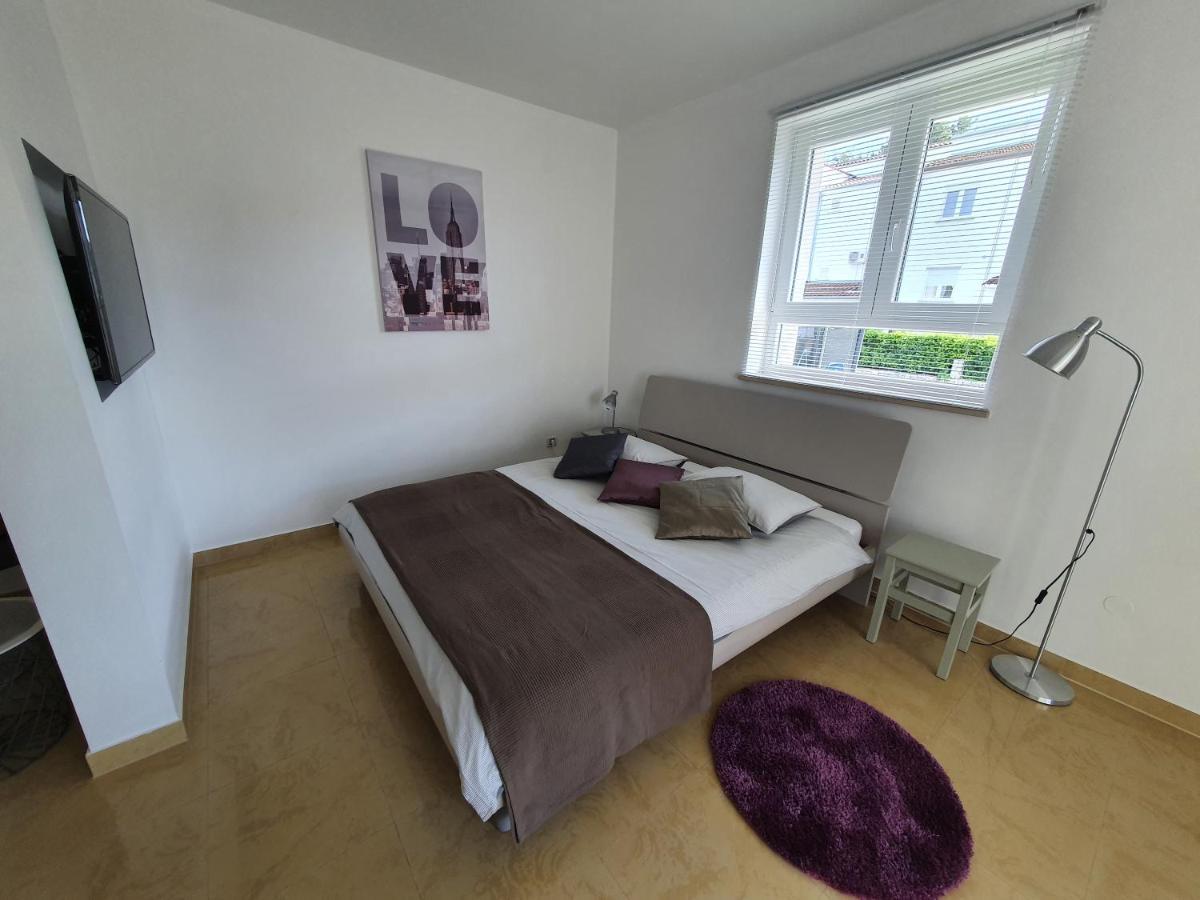 Apartmani Melanie Poreč Exteriör bild