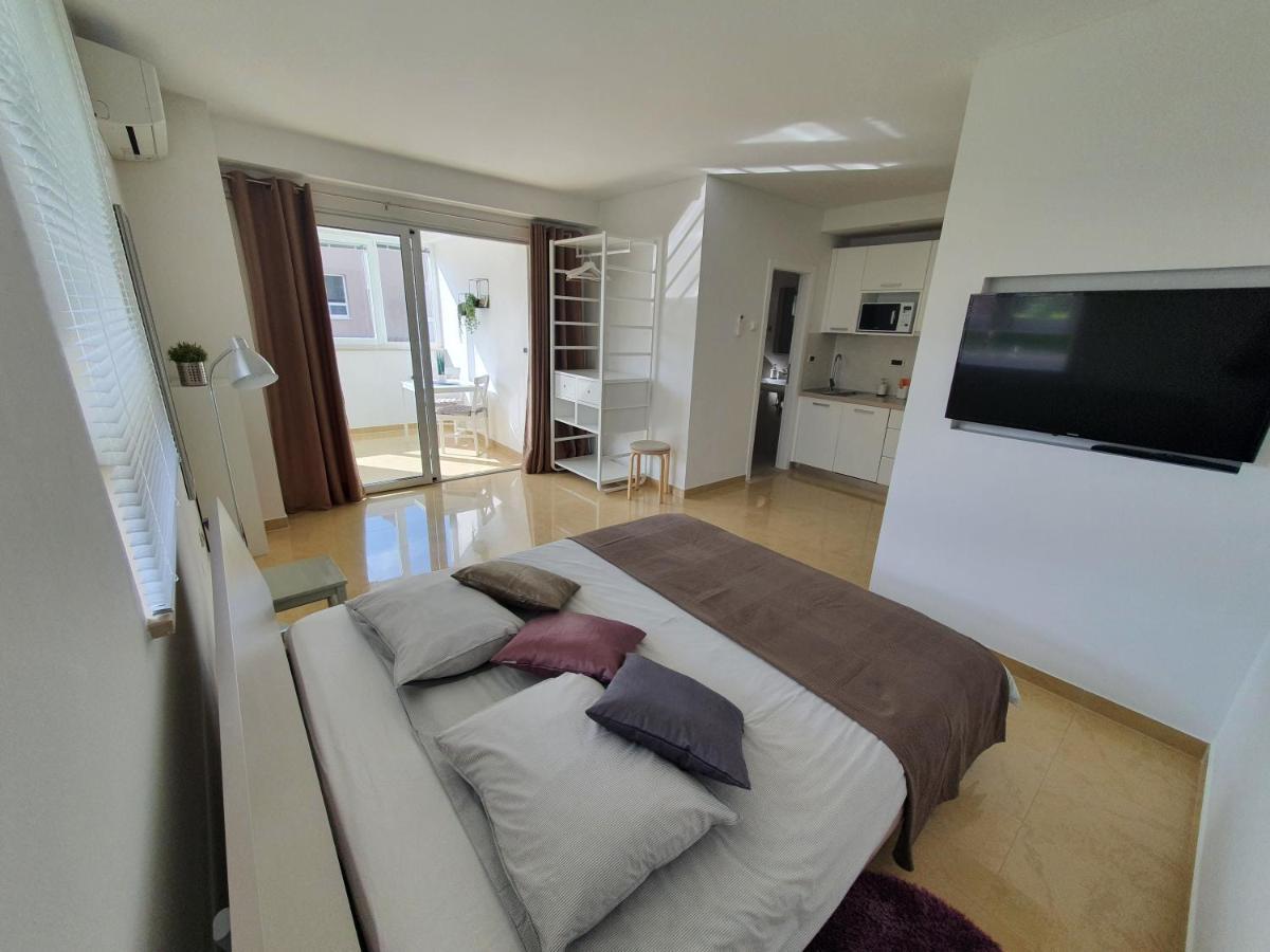 Apartmani Melanie Poreč Exteriör bild