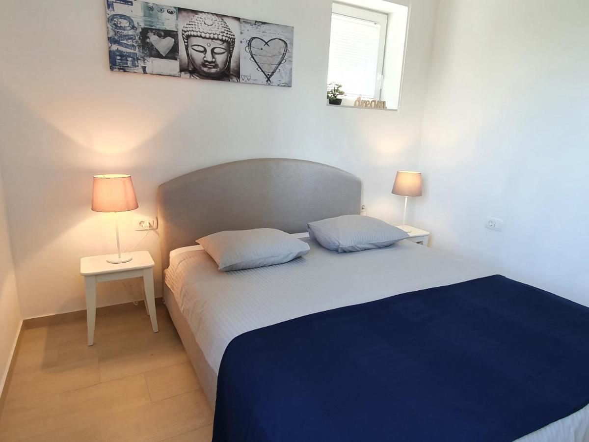 Apartmani Melanie Poreč Exteriör bild
