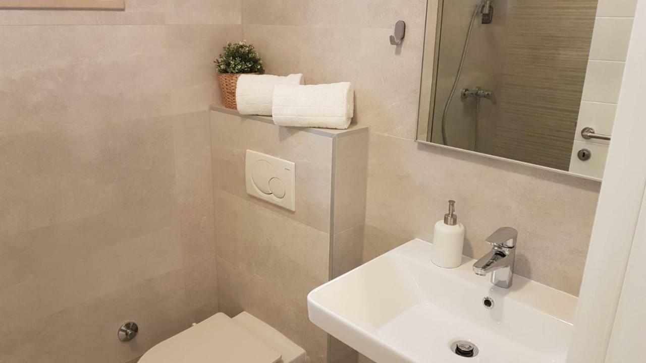 Apartmani Melanie Poreč Exteriör bild