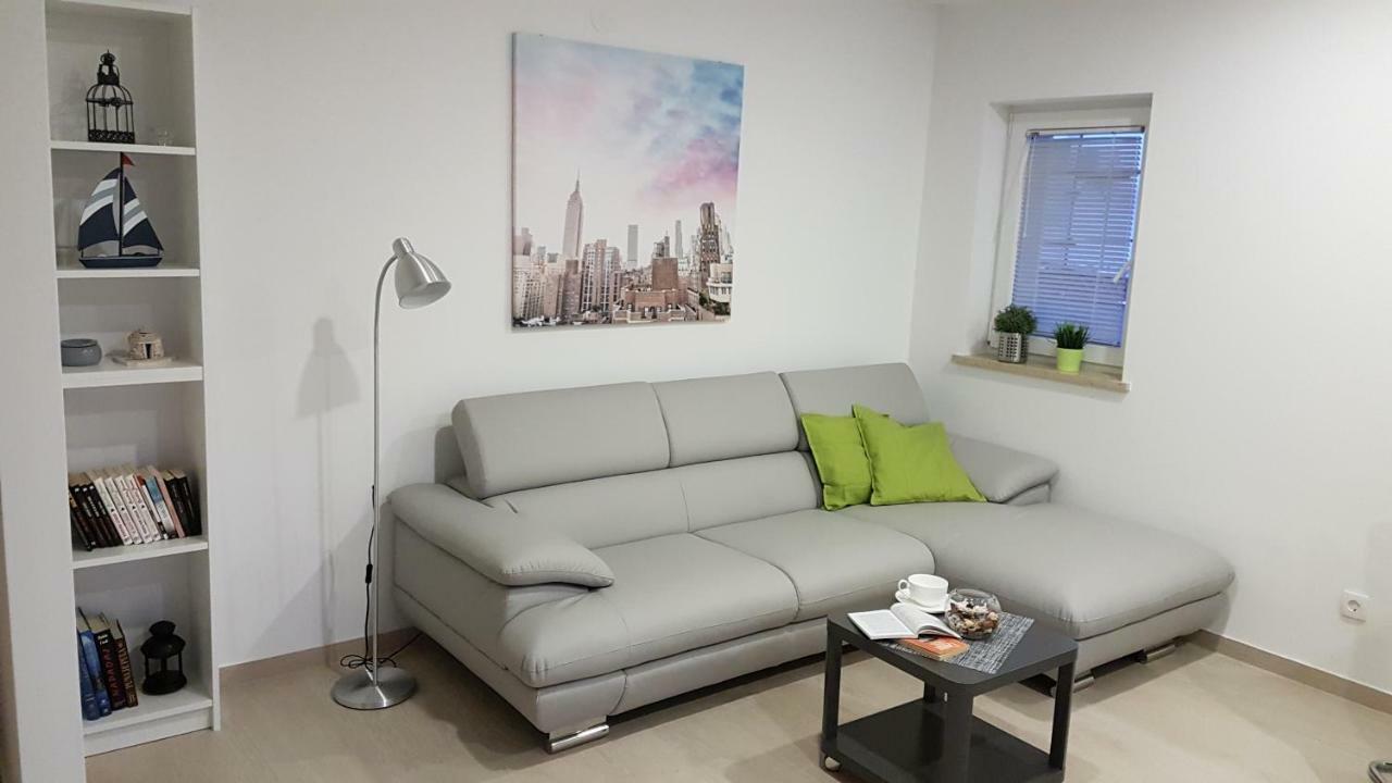 Apartmani Melanie Poreč Exteriör bild